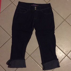 Size 13 blue Angels cropped Capri jeans!